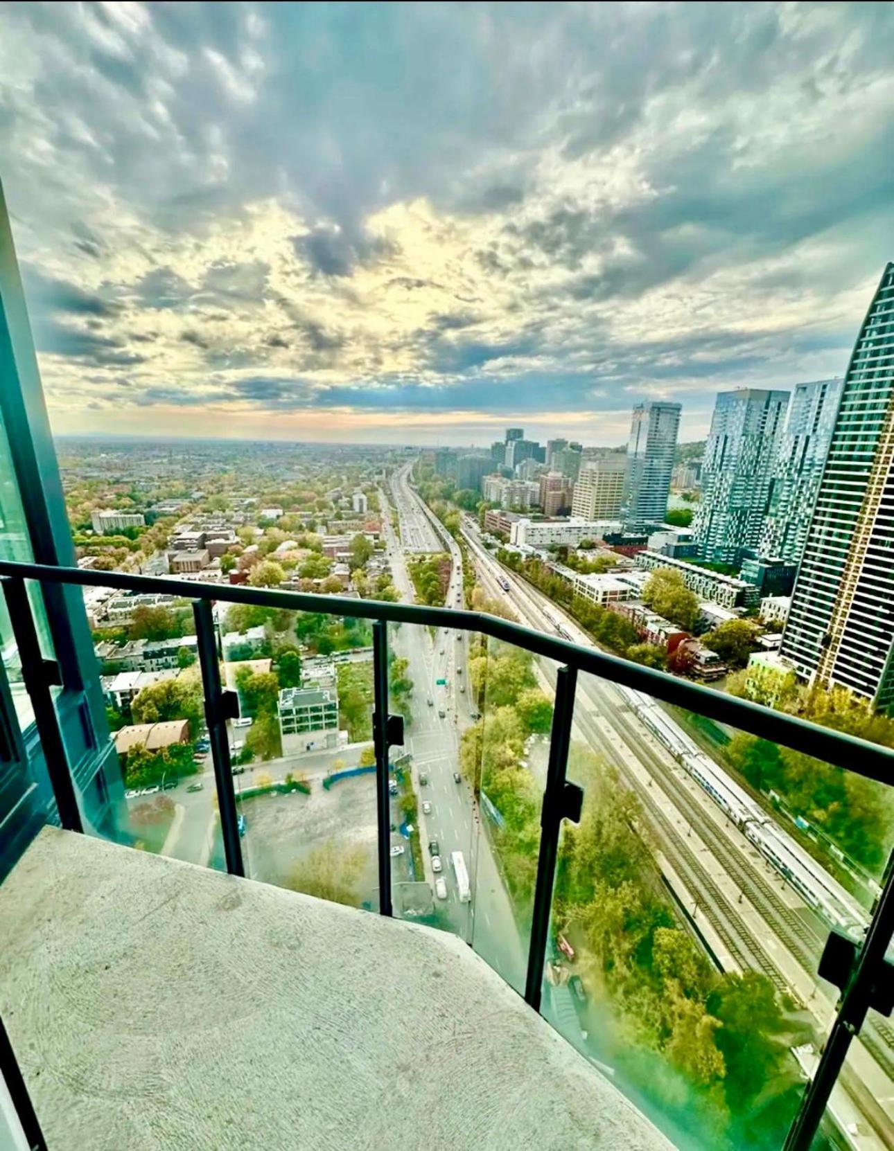 Spectacular Skyline Views - Downtown Montreal - Luxury Condo & Penthouse Стая снимка