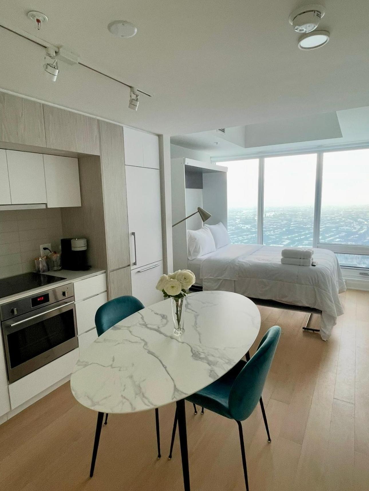 Spectacular Skyline Views - Downtown Montreal - Luxury Condo & Penthouse Стая снимка